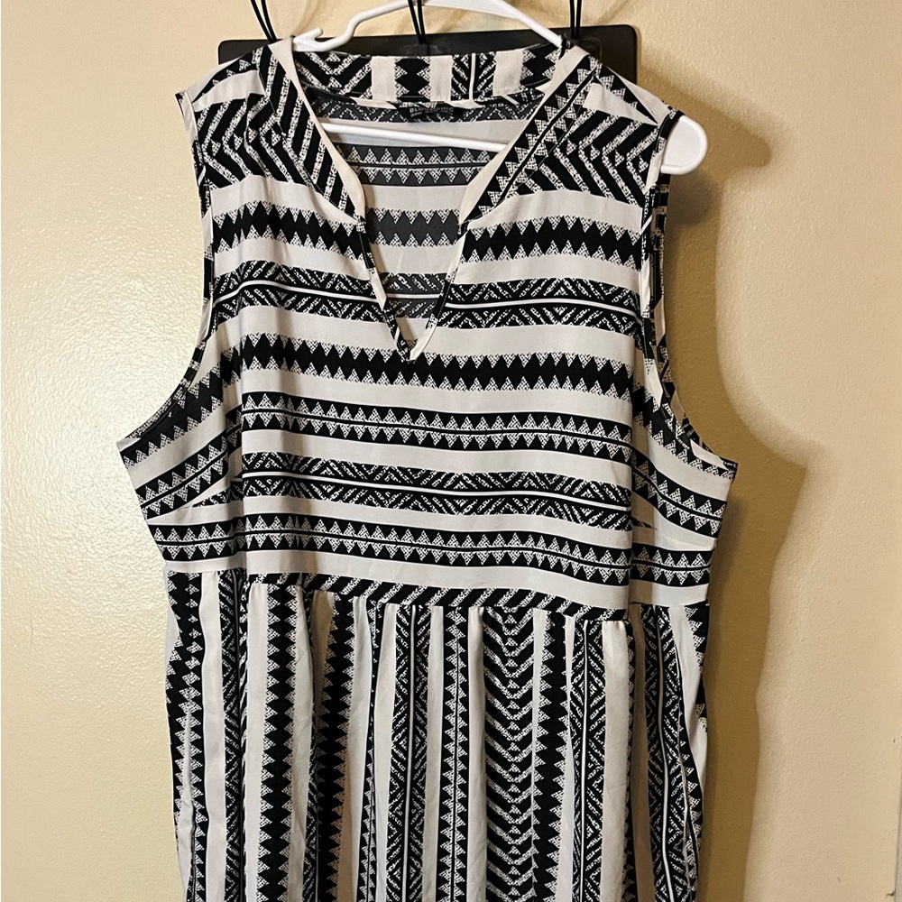 BloomChic Black and White Geometric Mini Dress